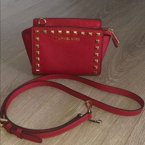 Micheal Kors mini crossbody studded Selma Red